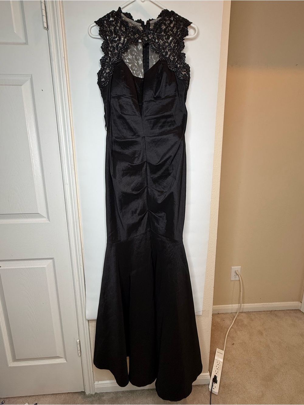 Xscape Black Lace-Accent Mermaid Maxi Dress - Picture 3 of 10